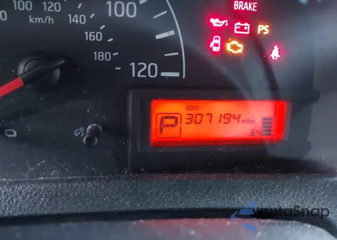 2015 Nissan Nv200 Sv z USA, uszkodzony, nr VIN 3N6CM0KN1FK733652